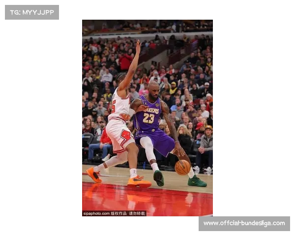 湖人主场124-104大胜独行侠，詹姆斯砍下28+10+12三双